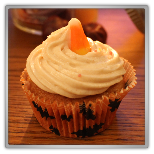 Pumpkin Spice Cupcakes with Cream Cheese Frosting autumn fall halloween candle bath body works beauty blogger cozy copper Pumpkin Spice Cupcakes with Cream Cheese Frosting autumn fall halloween candle bath body works beauty blogger cozy copper