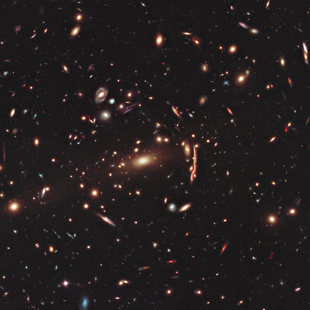 Hubble image of Galaxy Cluster MACS J1206.2-0847