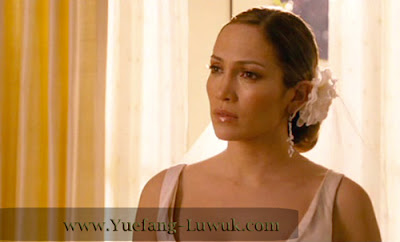 Jennifer Lopez wearing bridal gown in Monster In Law movie scene Jennifer_Lopez_wear_bridal_gown