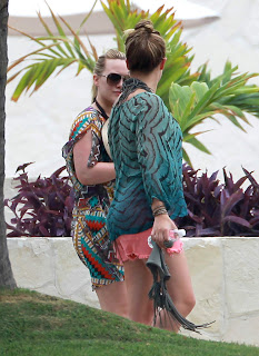 sisters Hilary & Haylie Duff walking and talking in Mexico