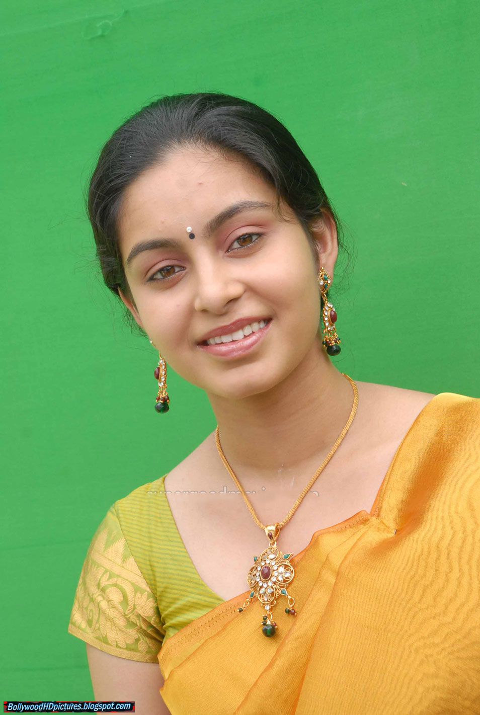 Abhinaya In Sari Pics