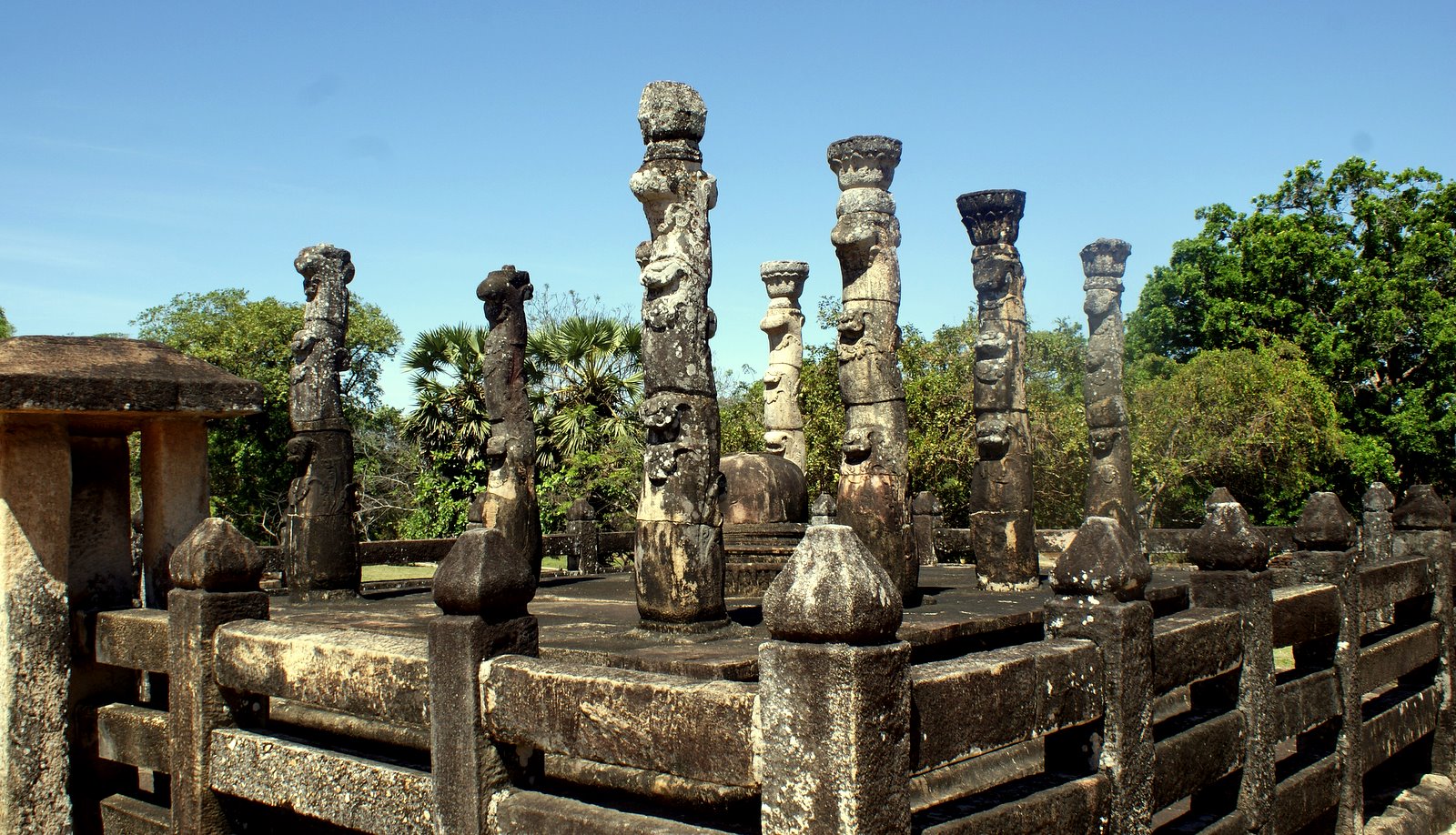 DiscoverSriLanka SRI LANKA ANCIENT STONE CARVINGS