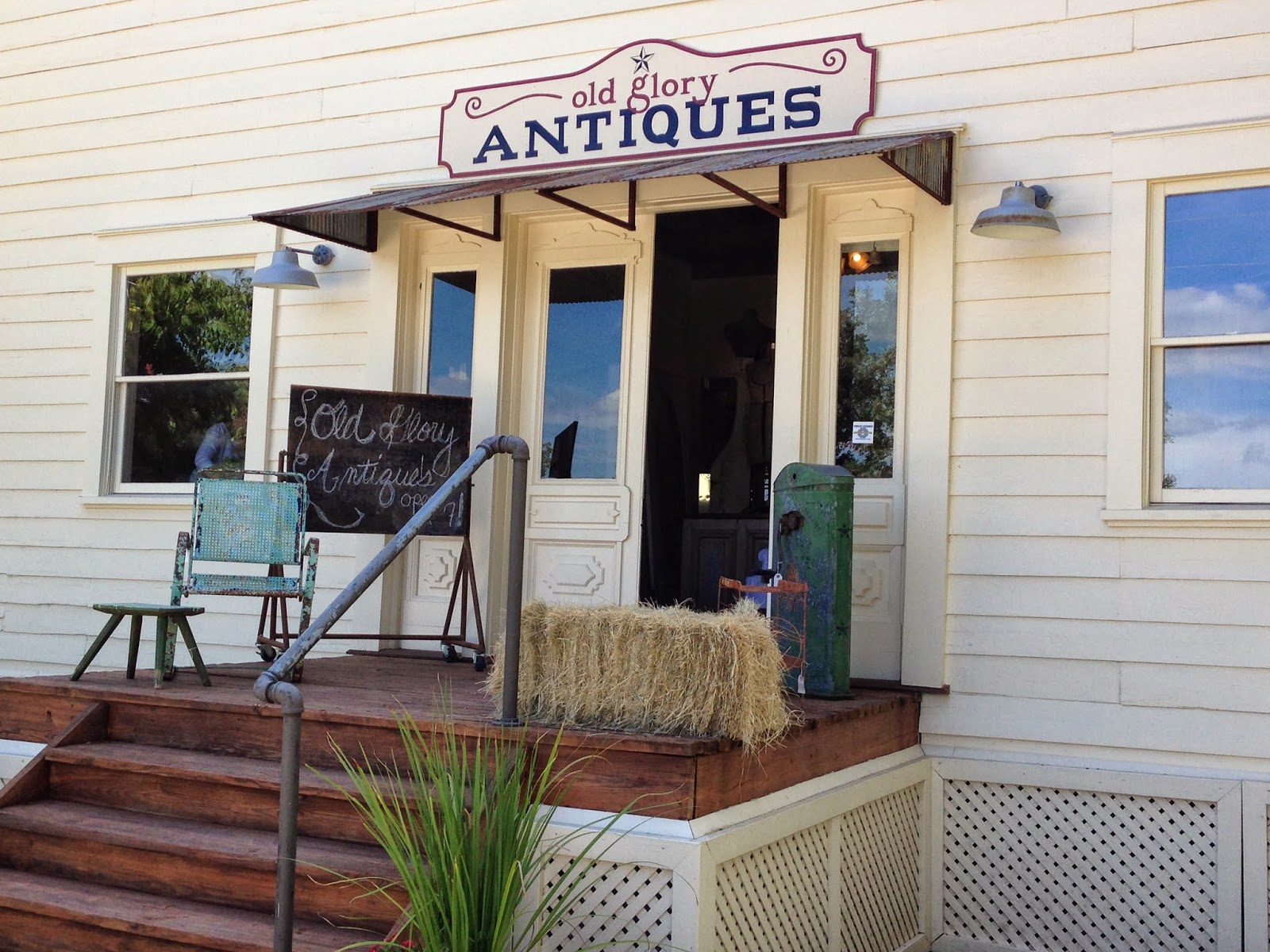 the Olive Basket Round Top Antiques Week