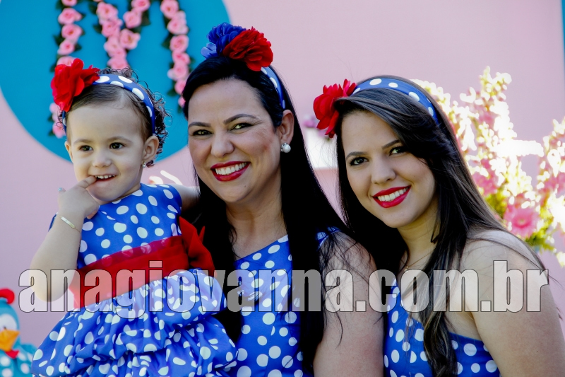 Pin em roupas infantil