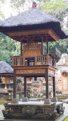 Templo en el Monkey Forest de Ubud