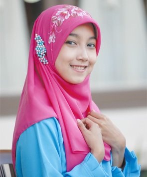 10 Ciri-Ciri Cewek Berkualitas 10 Ciri-Ciri Cewek Berkualitas