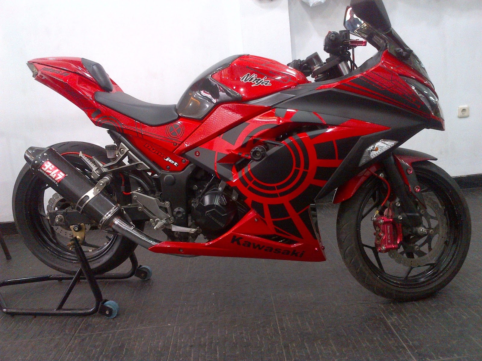 Foto Modifikasi Motor Ninja 250 Merah Terbaru 2015