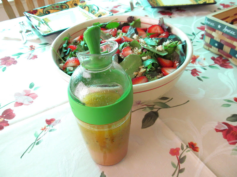 Organically Mo OXO Good Grips Salad Dressing Shaker {Recipe & Giveaway}