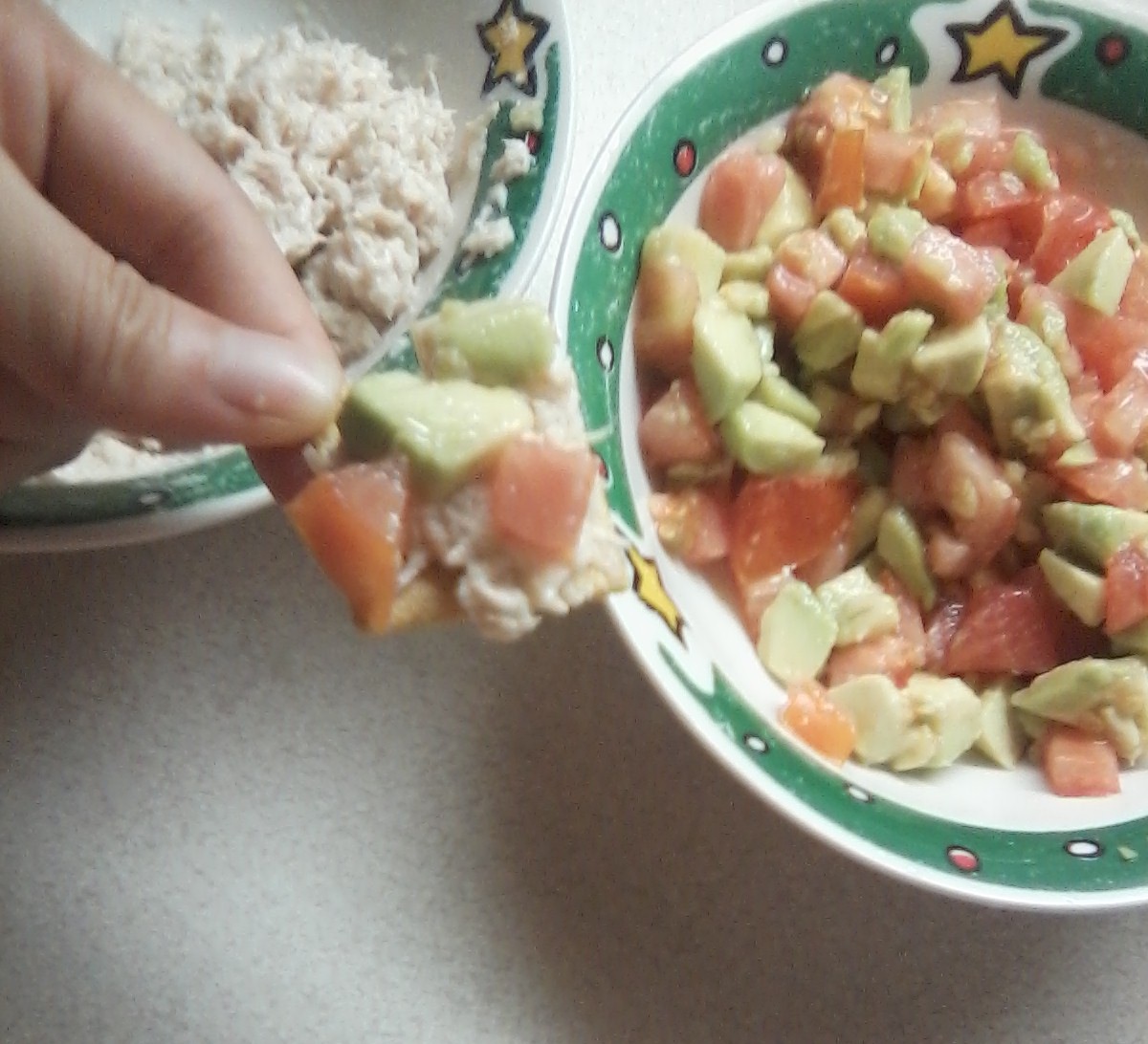 Dragon.Fly Cracker + tuna salad + tomato and avocado