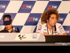 marco simoncelli crash marco simoncelli crash