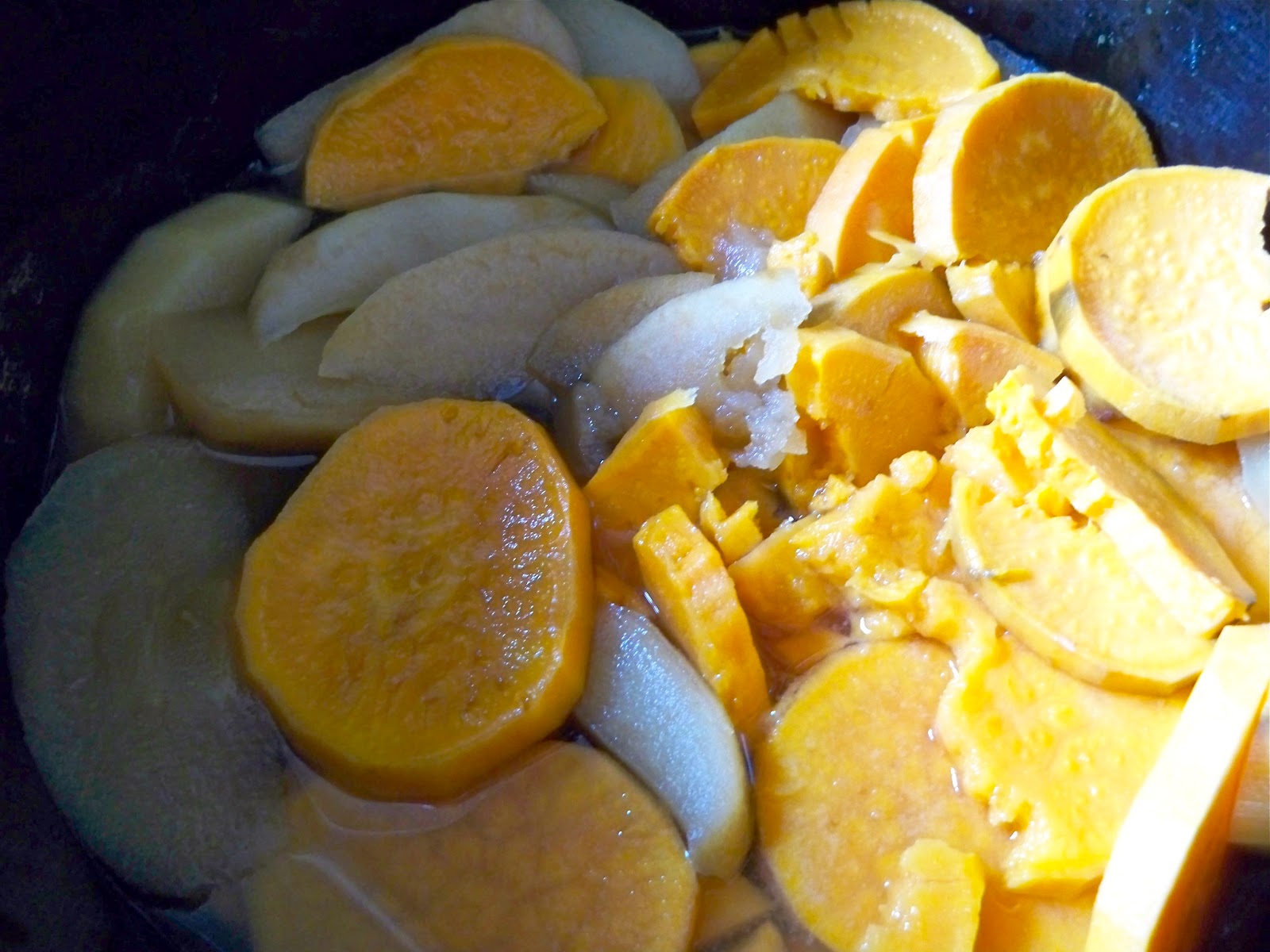 Be Sweetly Inspired Crock Pot "baby food" apples and sweet potatoes