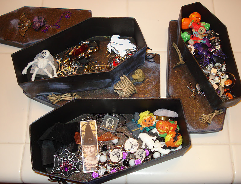 A Creative Operation Halloween Jewelry Box Tutorial