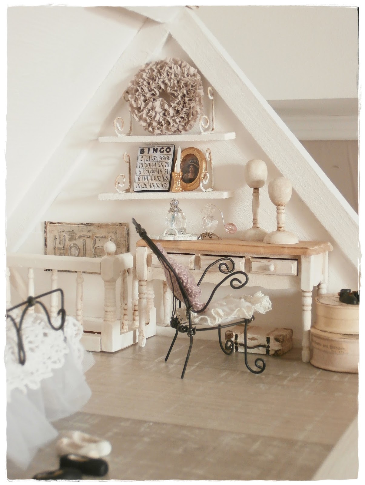 Shabby dollhouse: das schlafzimmer.....