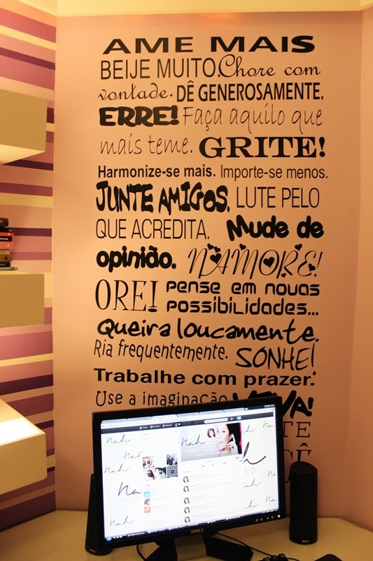 bem moderno, ou n?o, ? colocar quadros nas paredes do quarto ou sala Quarto Sala E Um Cachorrinho Letra ~ bem moderno, ou n?o, ? colocar quadros nas paredes do quarto ou sala