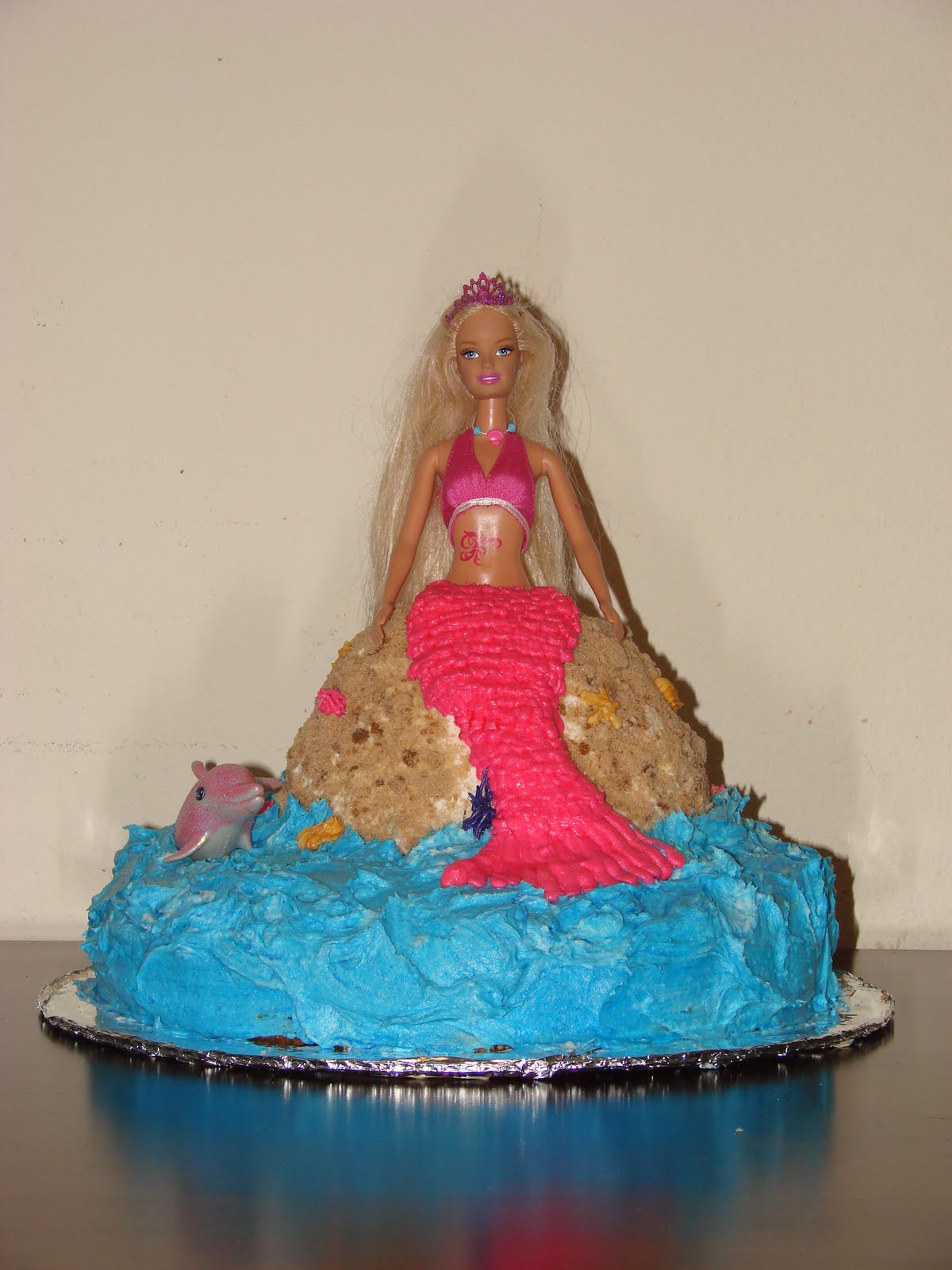 Aggieland Mommy Bakes: Lauren's 7th Birthday Mermaid Barbie Cake