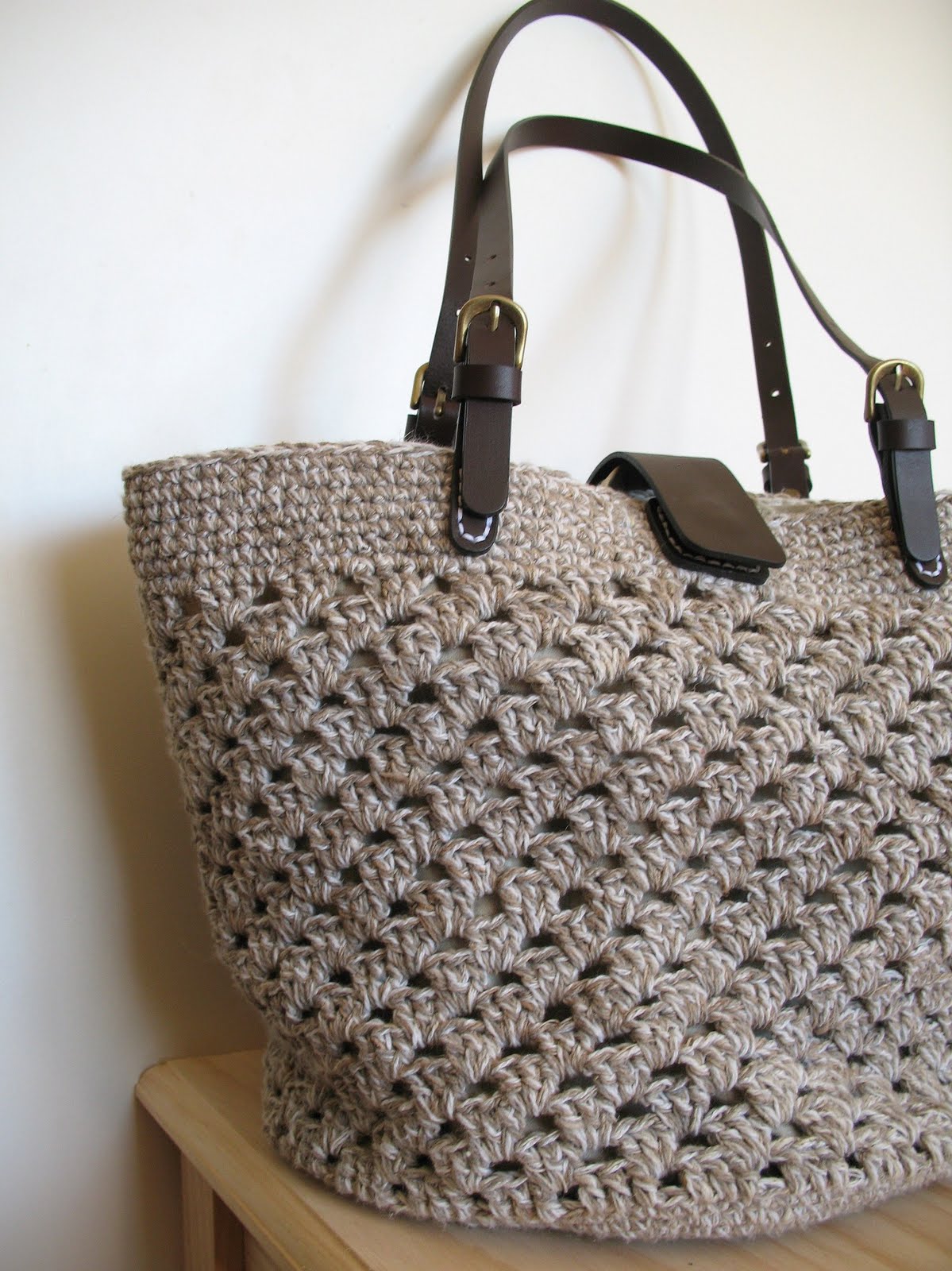 Pattern for Seaside Tote can be found on