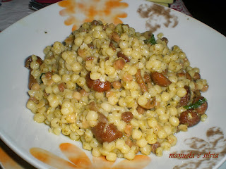 fregola sarda con pesto di basilico, chiodini e castagne