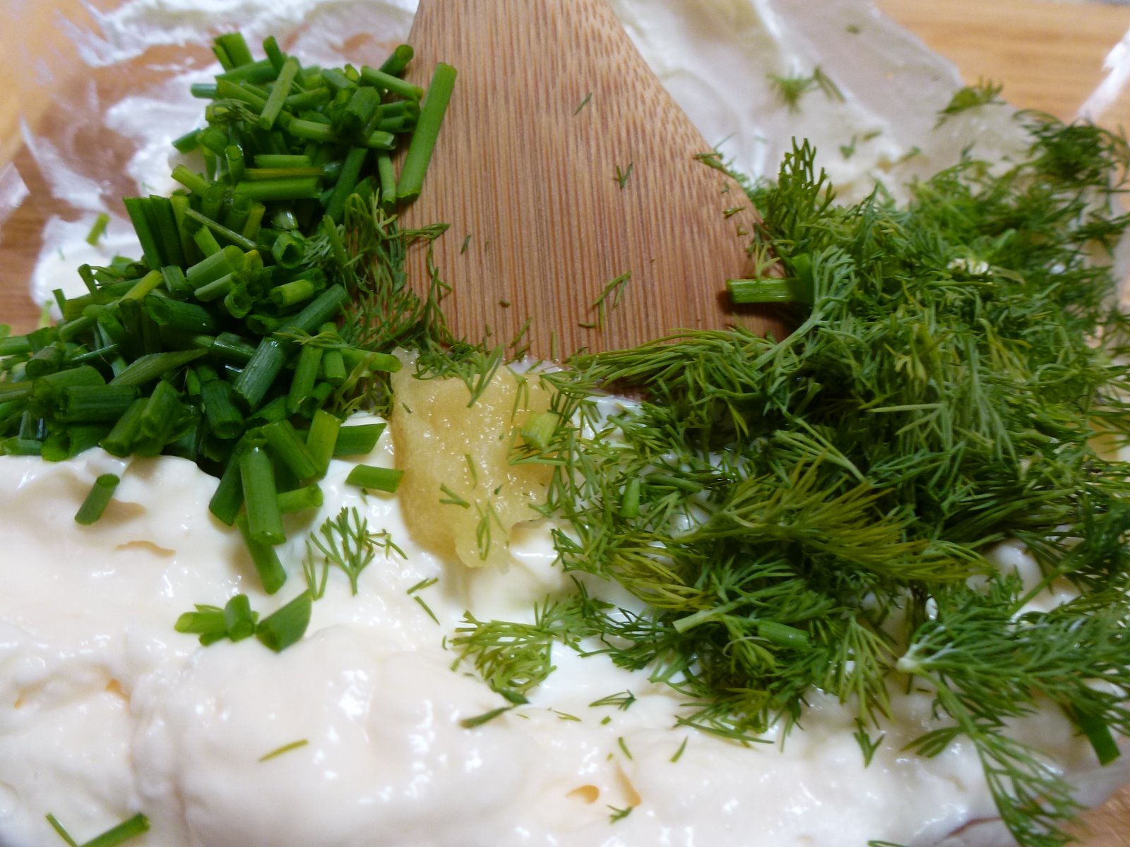 Hardly Housewives Homemade Dill Ranch Dressing