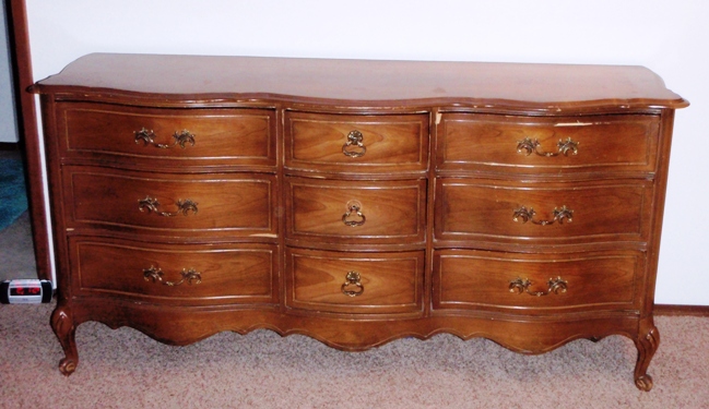 Unique Upon It Gig Harbor: For Sale: 9 drawer dresser $150