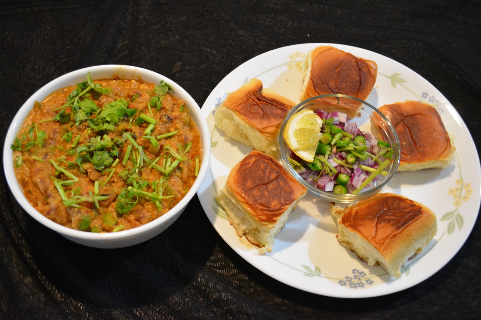 Paneer Pav bhaji/ Cheese Pav bhaji Sowmia's Galley