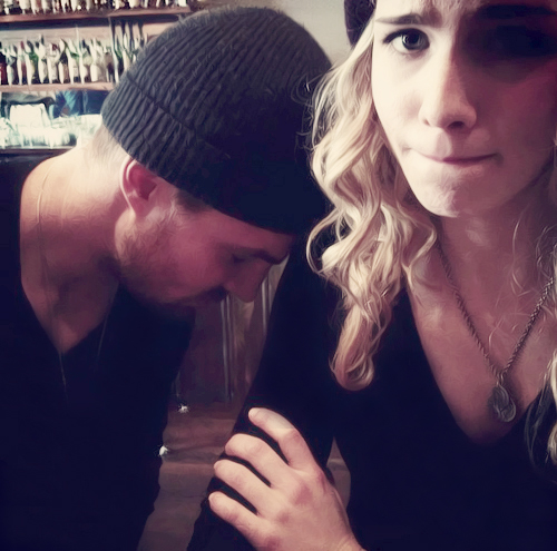 emily bett rickards and robbie amell celebrities stephen amell and emily bett rickards emily bett rickards and robbie amell celebrities stephen amell and emily bett rickards