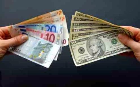 Dollar menguat terhadap Euro Dollar menguat terhadap Euro