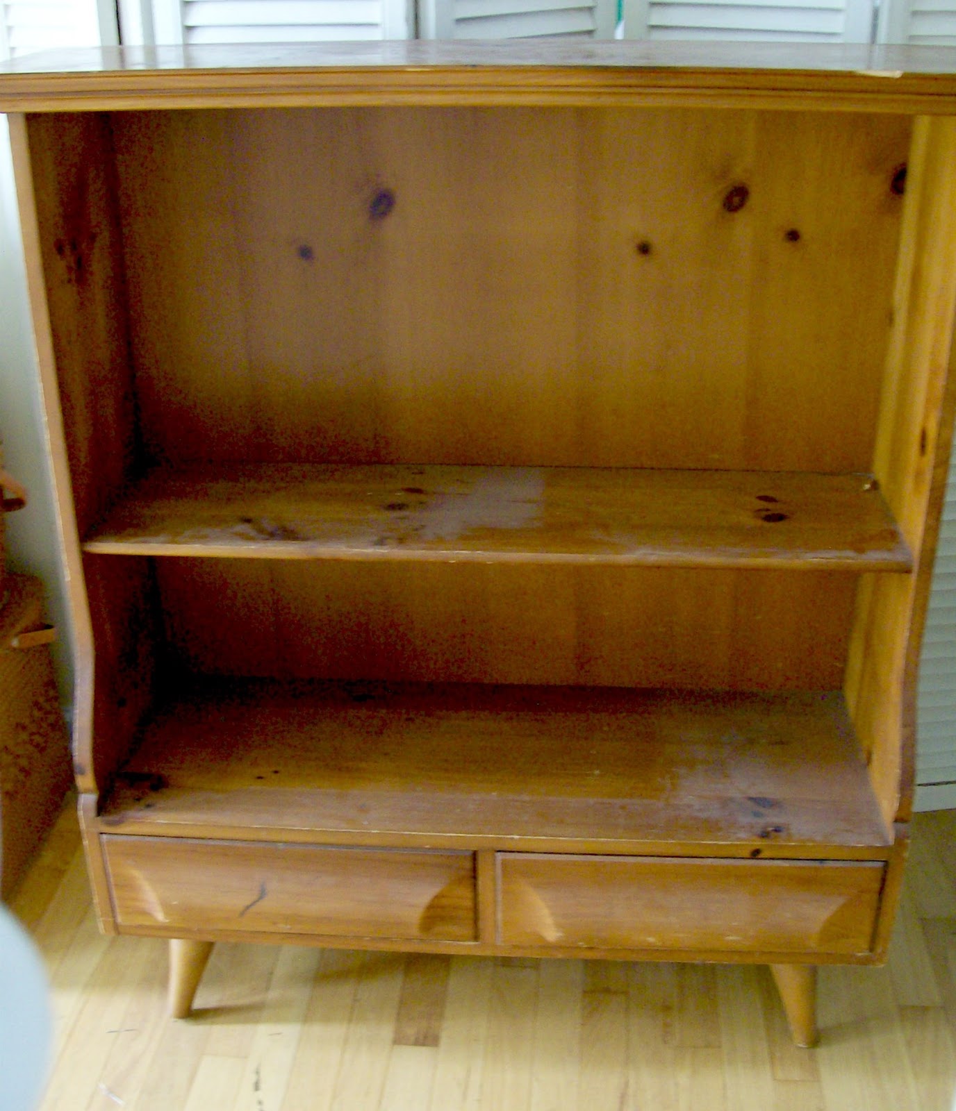 Walnut & Vine Yard Sale Furniture