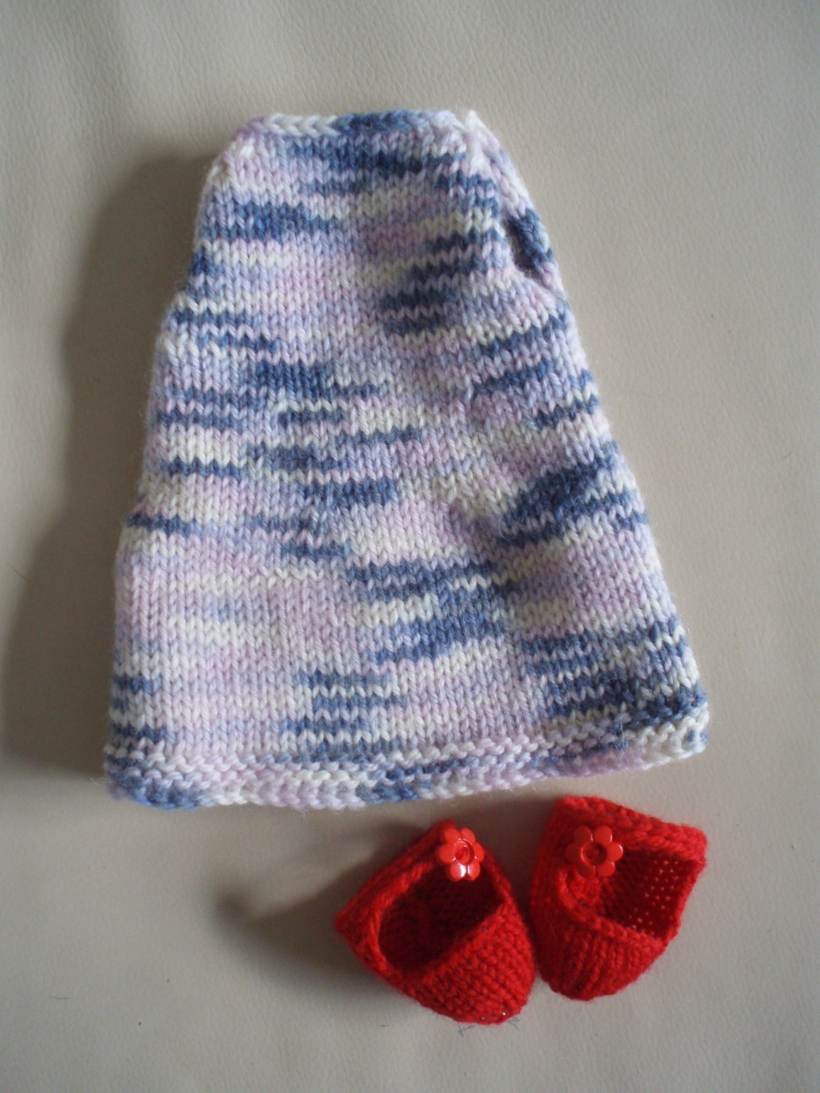An Experiment in Knitted Dolls...: May 2013