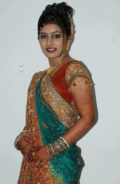 Hot indian girl saree picture