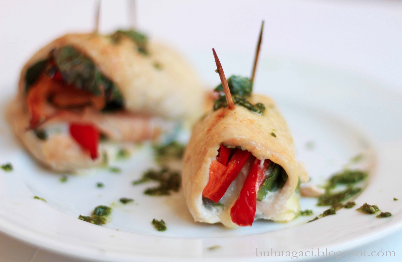 PESTO SOSLU SEBZELİ SANDVİÇ TARİFİ PESTO SOSLU SEBZELİ SANDVİÇ TARİFİ