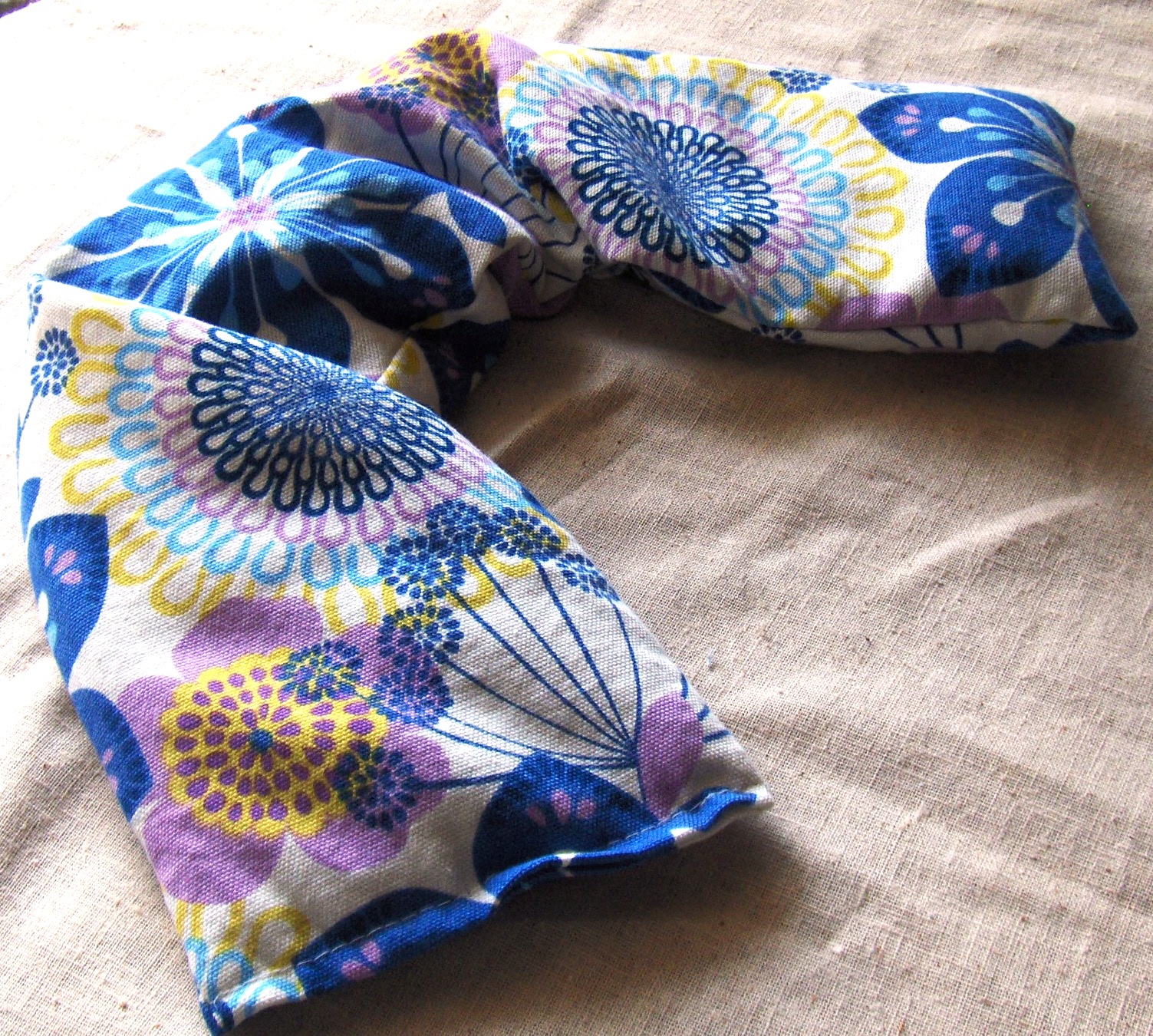 Aquarian Bath New Microwave Flaxseed Neck Pillows with Organic Herbs