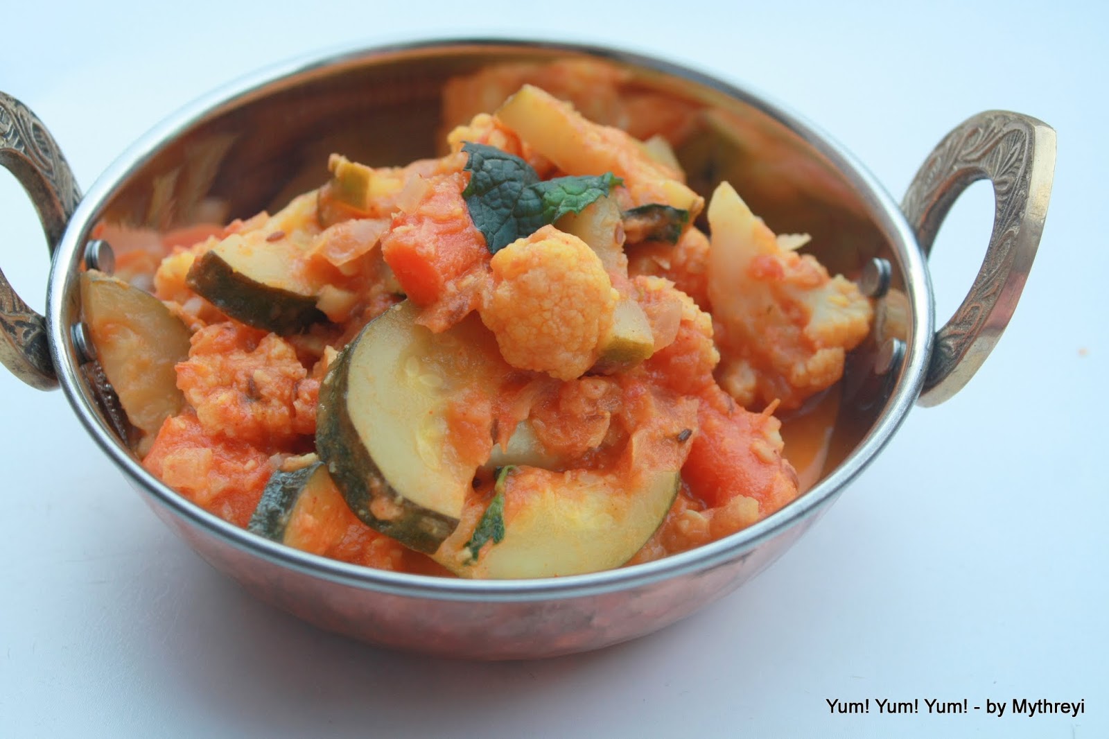 Yum! Yum! Yum! Cauliflower Zucchini Curry