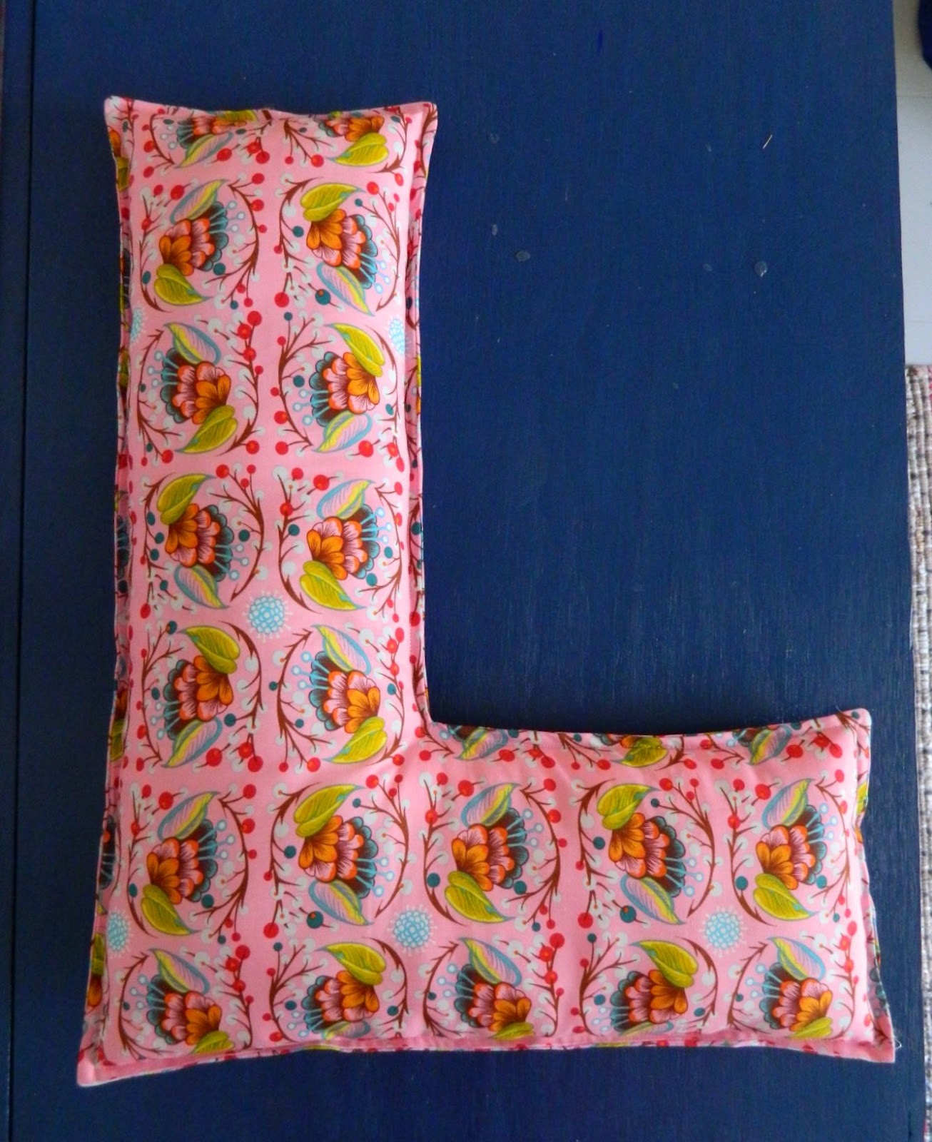 Sew Homegrown {DIY} The Letter Pillow