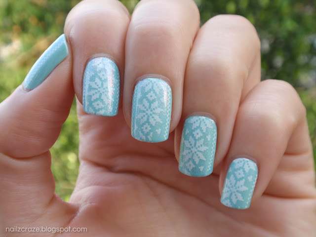Minty Sweater Nails: Models Own Indian Ocean over Essie Mint Candy Apple stamped with Nailz Craze NC03 stamping plate