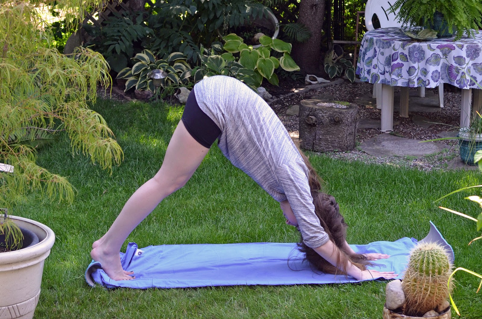 Lululemon groove short yoga ootd aritzia what to wear Downward dog in my favourite yoga outfit ft. Lululemon