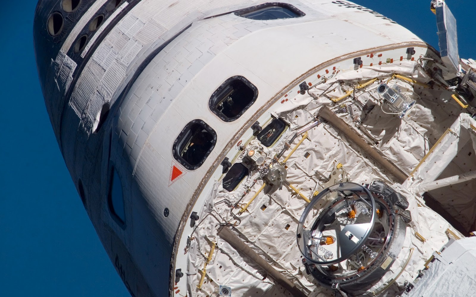 http://4.bp.blogspot.com/-c5DdcnJhbEE/T9rLuCYkQlI/AAAAAAAABWM/8gbI_gloFSc/s1600/Nasa+Wallpapers+(9).jpg
