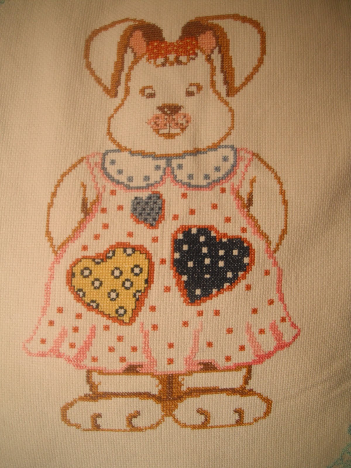 Mis labores de punto de cruz: Decoración de conejos en cojines