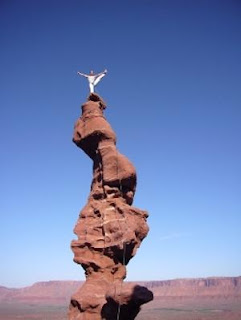 http://4.bp.blogspot.com/-c5r8aGn-I-M/TYI9QGXvruI/AAAAAAAAAvg/d9rrva-jacA/s1600/utmaning.jpg
