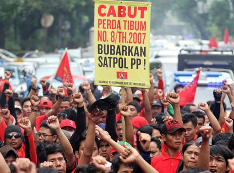 Pengamen Jakarta Menolak Perda Tibum