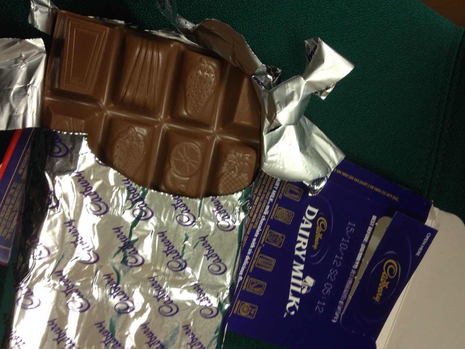 FOODSTUFF FINDS Cadbury Dairy Milk Snack (Australia!) [by NLi10]
