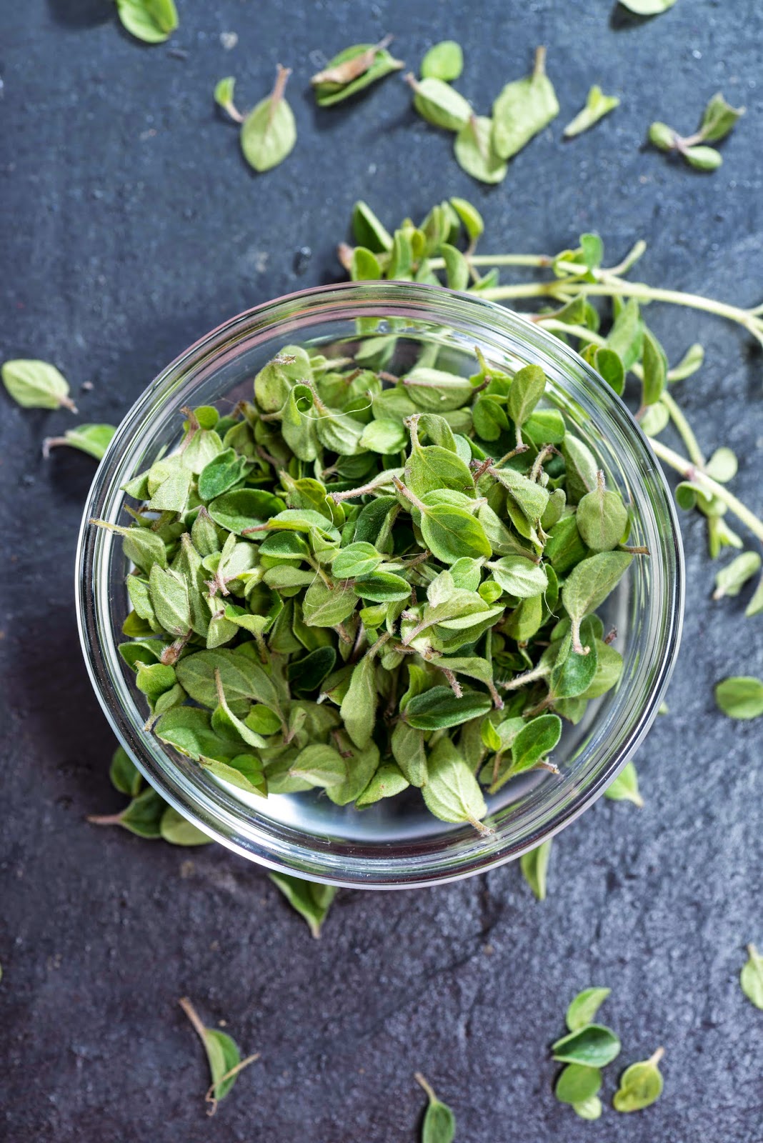 HELP YOURSELF TO HEALTH 8 Great Uses For Oregano Oil