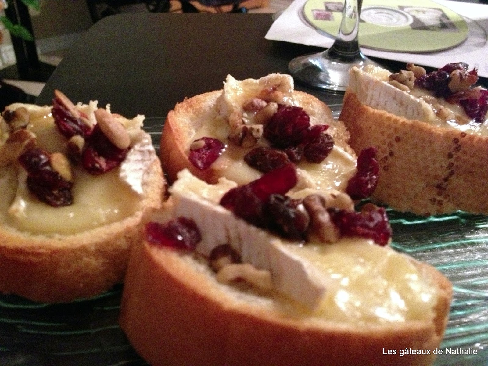 Croûtons de brie chaud noix canneberges et érable