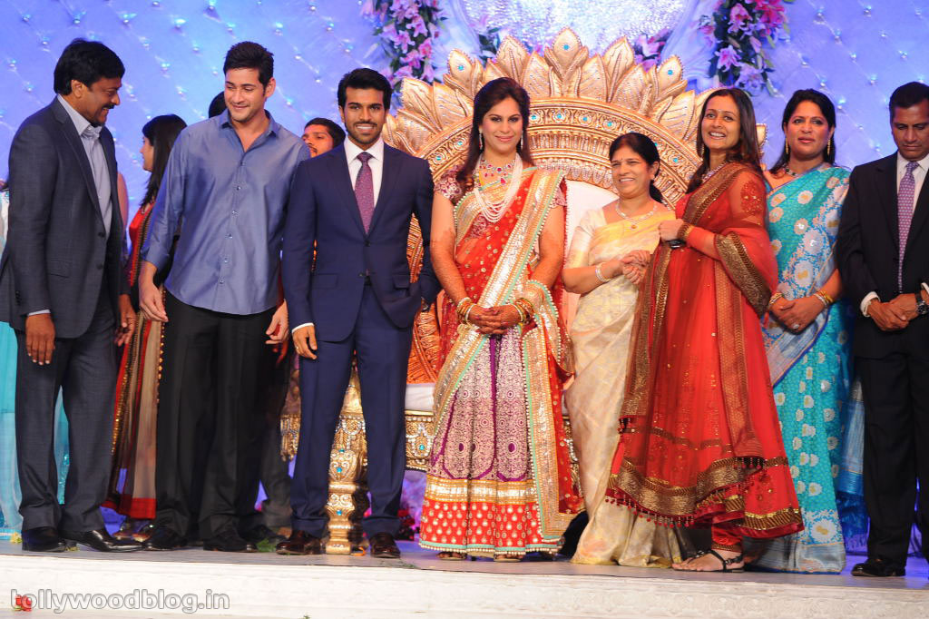 http://4.bp.blogspot.com/-cAWNv0eja4I/UQZLAmzIqoI/AAAAAAAAAhw/Q5K7sdblvyY/s1600/mahesh+babu+wedding+photos+1.jpg