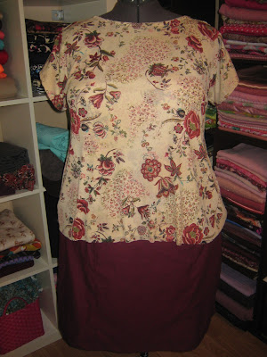 Burgundy Twill Skirt Floral Guaze Knit Top www.sewplus.blogspot.com