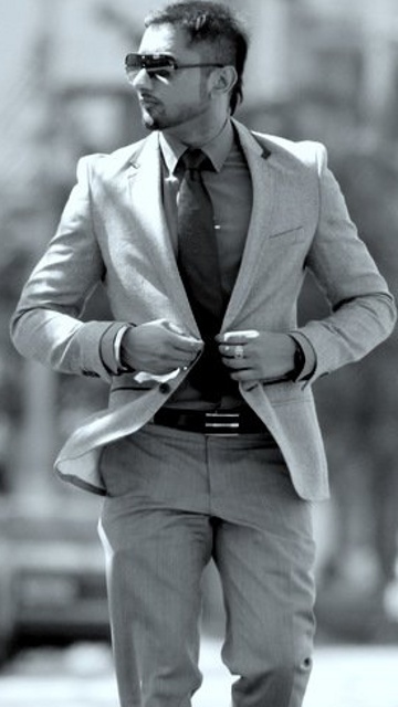 Oye Hoye Pyar Ho Gaya 2013 Punjabi in HD - Einthusan