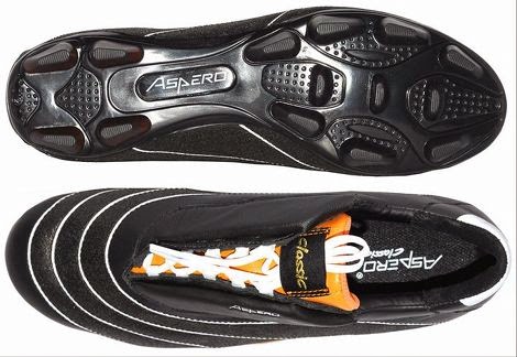 a line football boots
