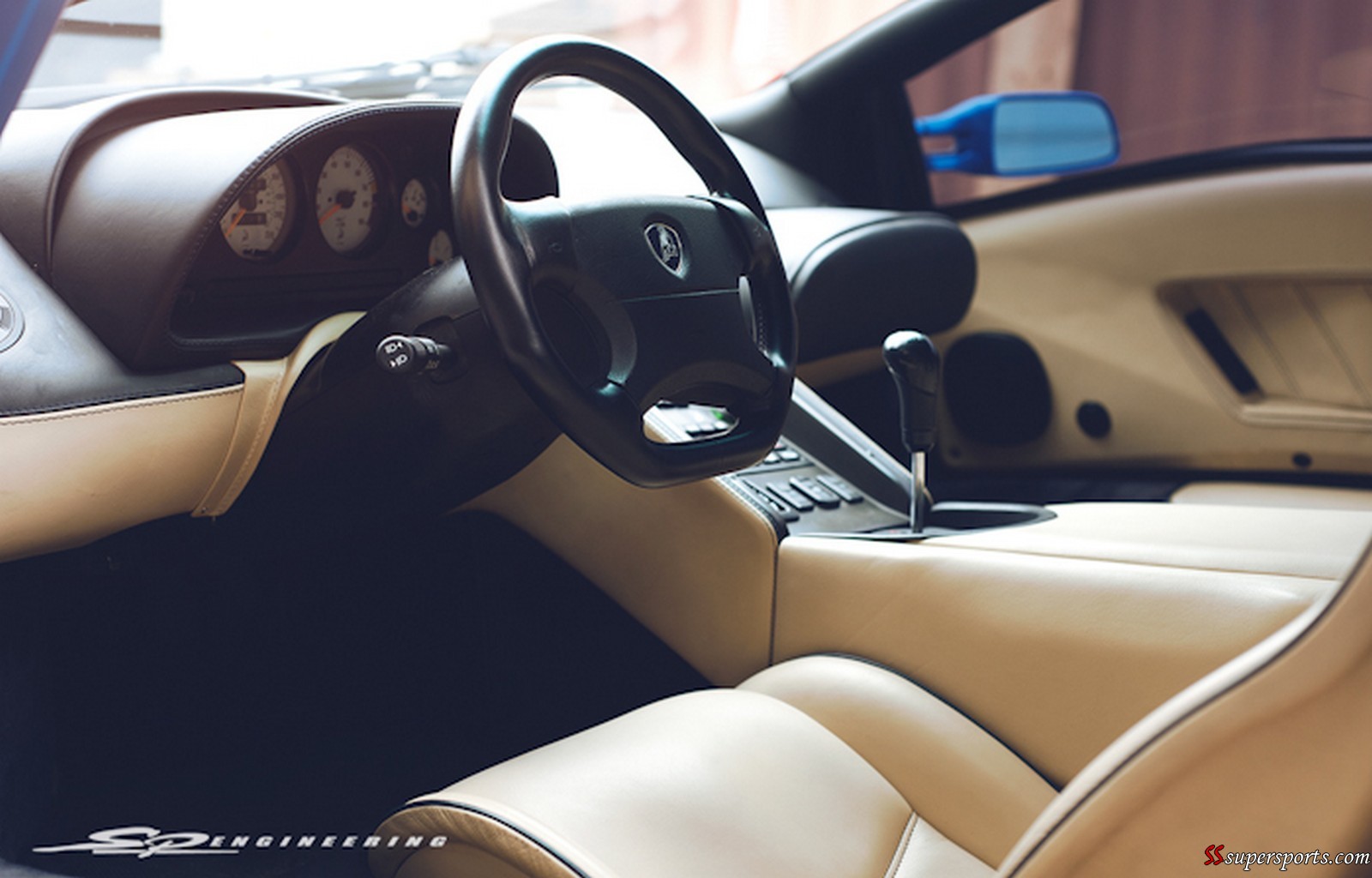 http://4.bp.blogspot.com/-cDDfpEWTuV8/UVCFp9w3OXI/AAAAAAAAF_I/ToaQkx8HRco/s1600/lamborghini_diablo_sv_monterey_edition_by_sp_engineering_2.jpg