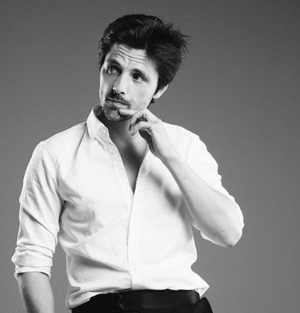 my new plaid pants: Good Morning, Gratuitous Raphaël Personnaz