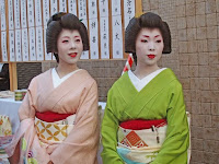 涼香さんと雛菊さんの芸姑さん。 涼香さんと雛菊さんの芸姑さん。