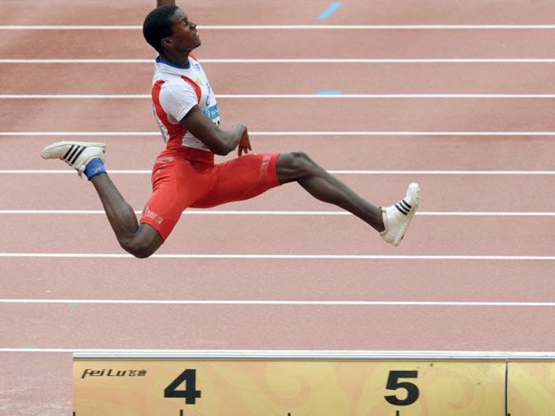 Lompat jauh KUMPULAN ARTIKEL OLAHRAGA